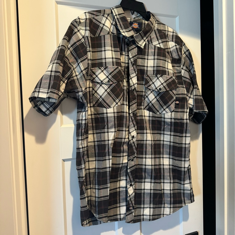 Dickies men’s 2XL short sleeve button shirt